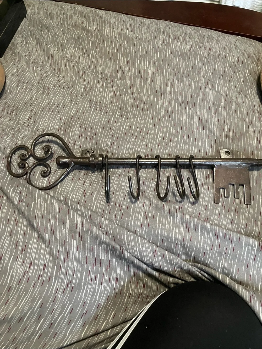 Decorative Wall-Mounted Iron Hook Rack in Dark Bronze